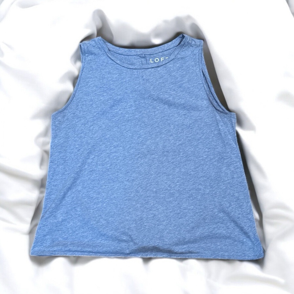 Loft women’s heather blue sleeveless vintage soft shirt in size small